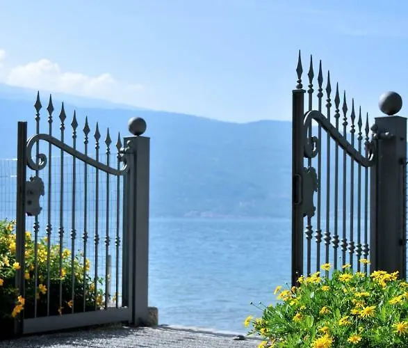 Torre Degli Ulivi Bed & Breakfast 4*