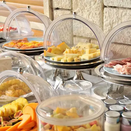 Torre Degli Ulivi Bed & Breakfast *